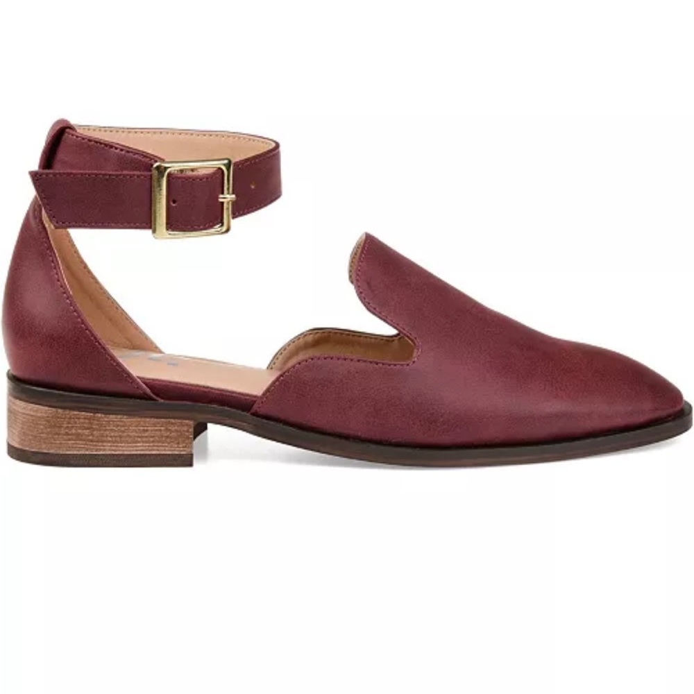 Journey Collection Loreta Flats Strap Shoes size 6 NWT